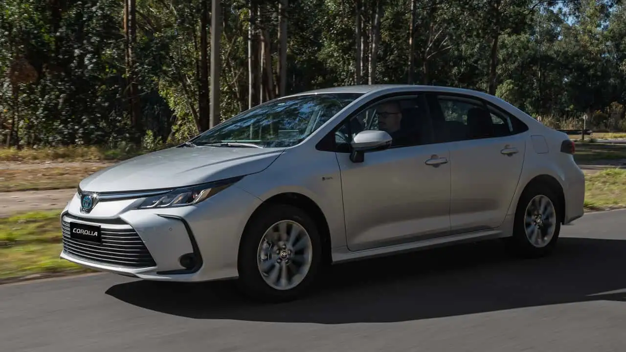 Onix Plus lidera, mas o BYD King já ameaça o Reinado do Corolla